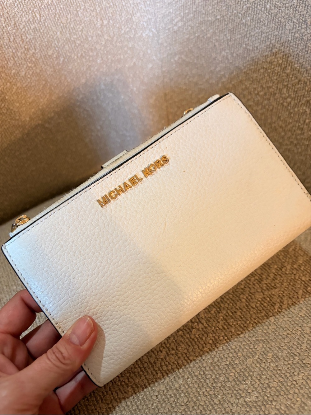 Michael Kors Cream Leather Compact Zip Wallet with Gold Logo - Picture 2 of 6